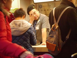 春运守护者 车站快餐店里的温暖坚守